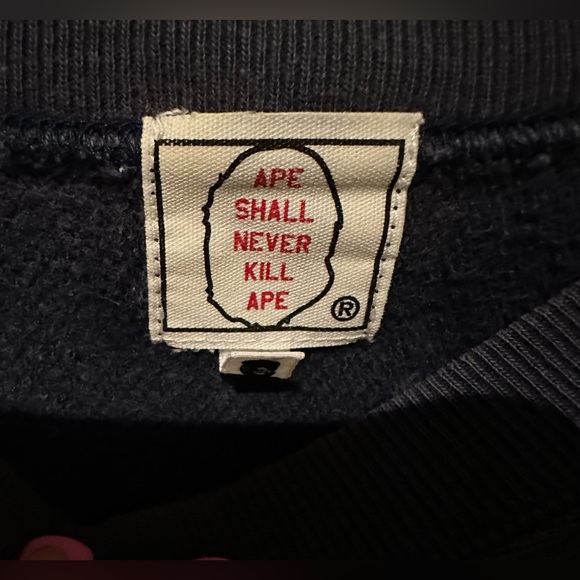 A Bathing APE Crew Neck Big Logo in Navy Size Small - Picture 5 of 8